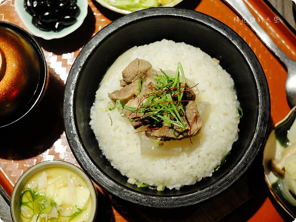 秋紅谷旁市太郎燒肉市場全新菜單大改版，商業午餐也能平價吃吃高檔燒肉囉！