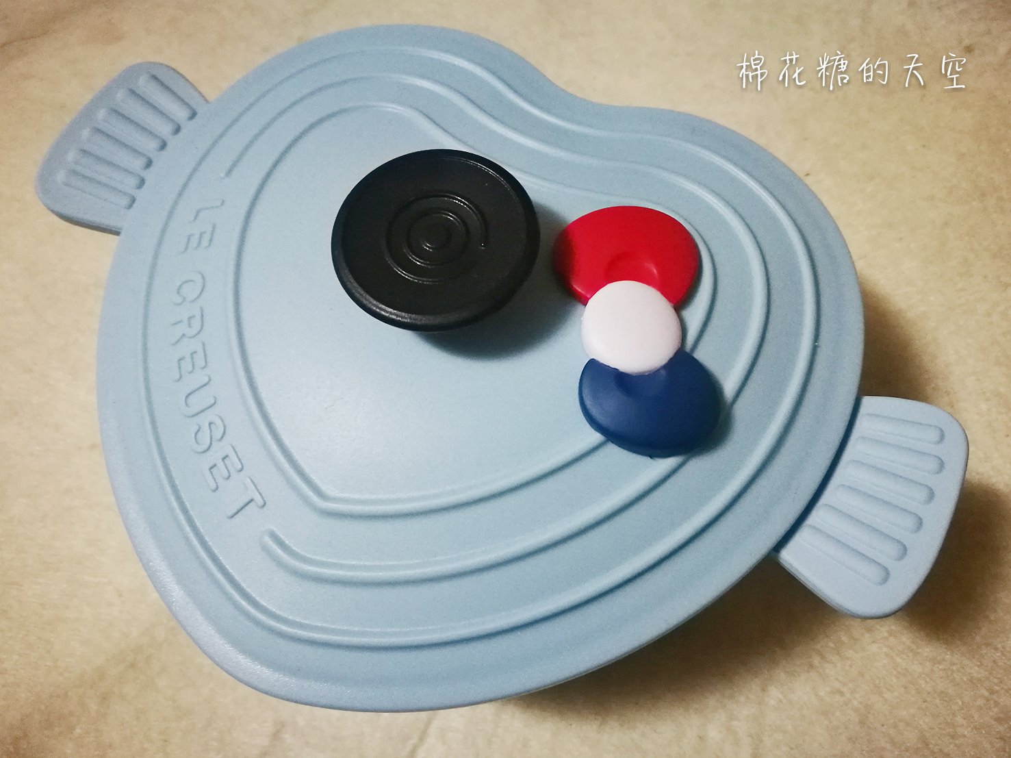 小七集點又找Le Creuset鑄鐵鍋來助陣!這次還有Hello Kitty聯名商品唷!〈文內有鍋具開箱〉 小七集點又找Le Creuset鑄鐵鍋來助陣!這次還有Hello Kitty聯名商品唷!〈文內有鍋具開箱〉