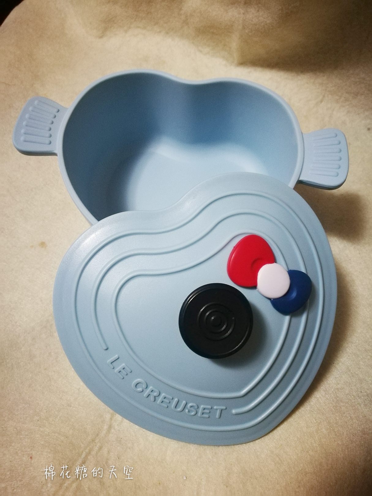 小七集點又找Le Creuset鑄鐵鍋來助陣!這次還有Hello Kitty聯名商品唷!〈文內有鍋具開箱〉 小七集點又找Le Creuset鑄鐵鍋來助陣!這次還有Hello Kitty聯名商品唷!〈文內有鍋具開箱〉