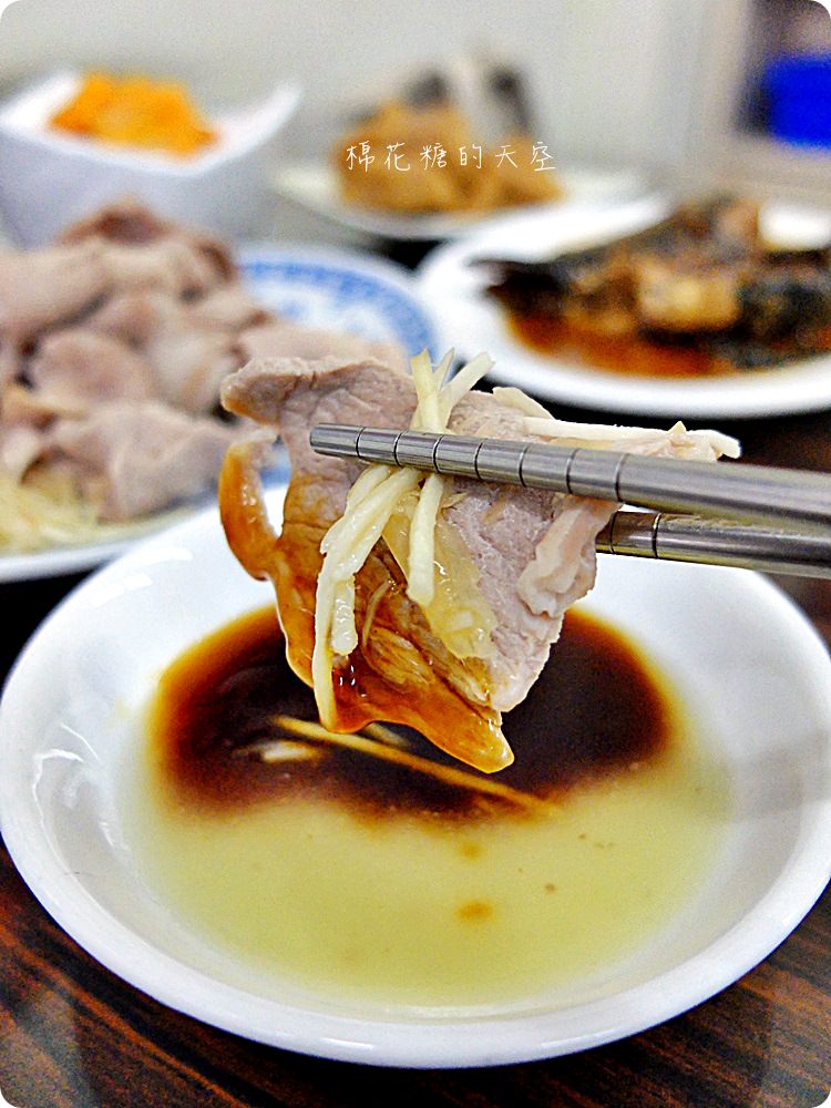 來牛肉麵店吃甜點！台中大里炒菜大衛牛肉麵內藏搞剛甜點