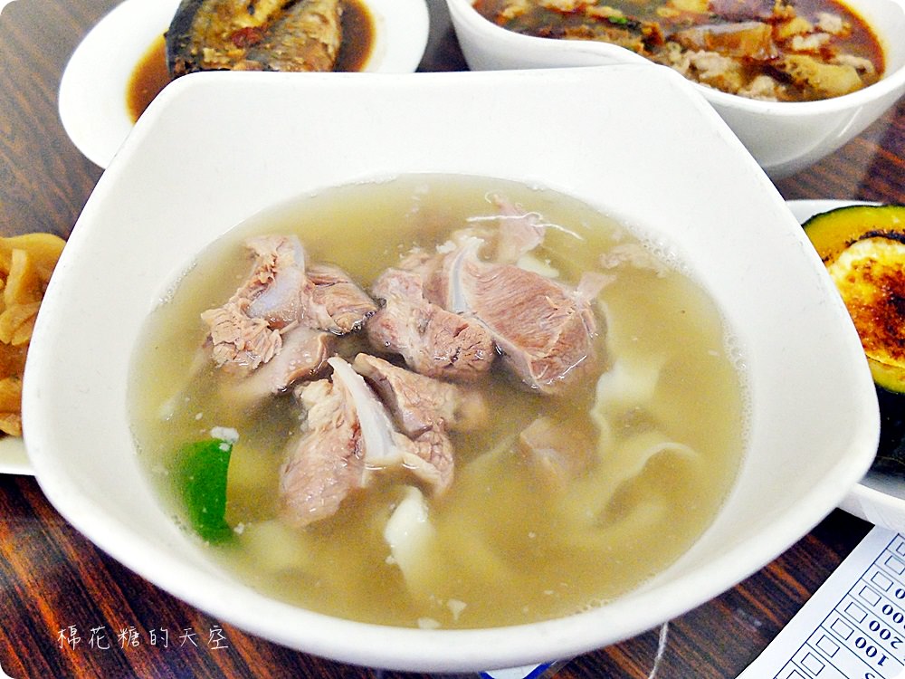 來牛肉麵店吃甜點！台中大里炒菜大衛牛肉麵內藏搞剛甜點