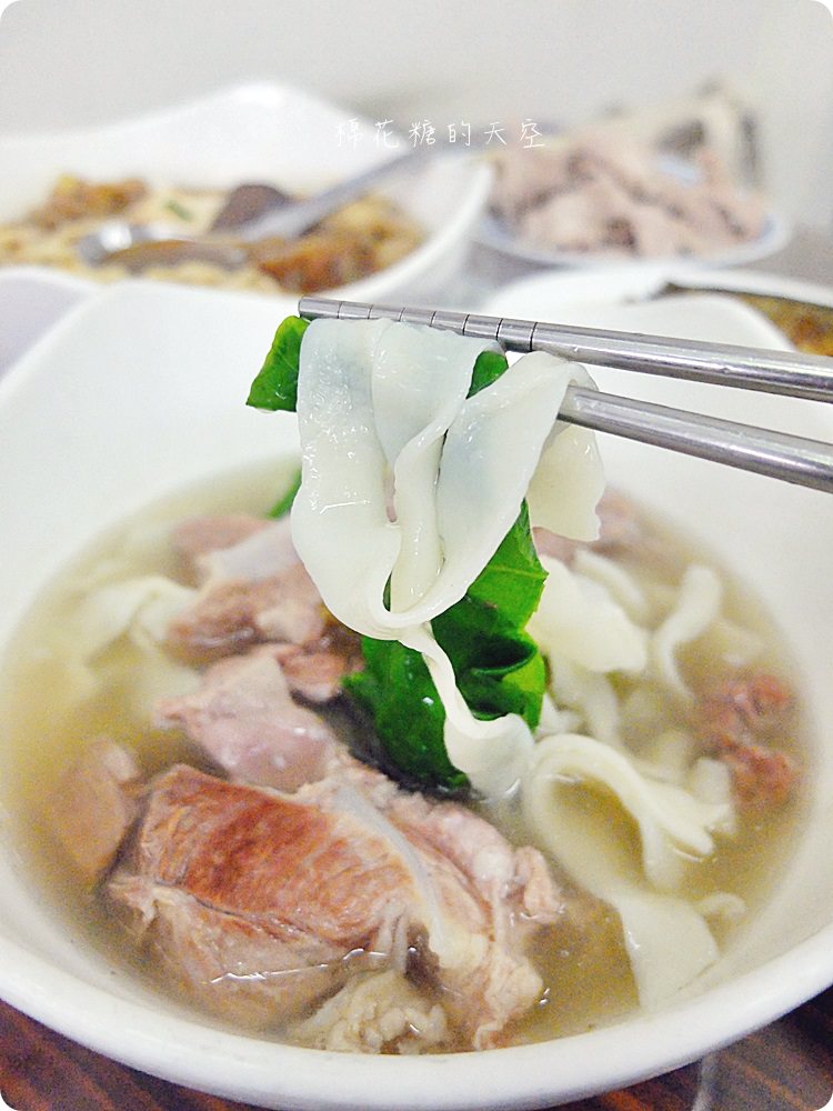 來牛肉麵店吃甜點！台中大里炒菜大衛牛肉麵內藏搞剛甜點