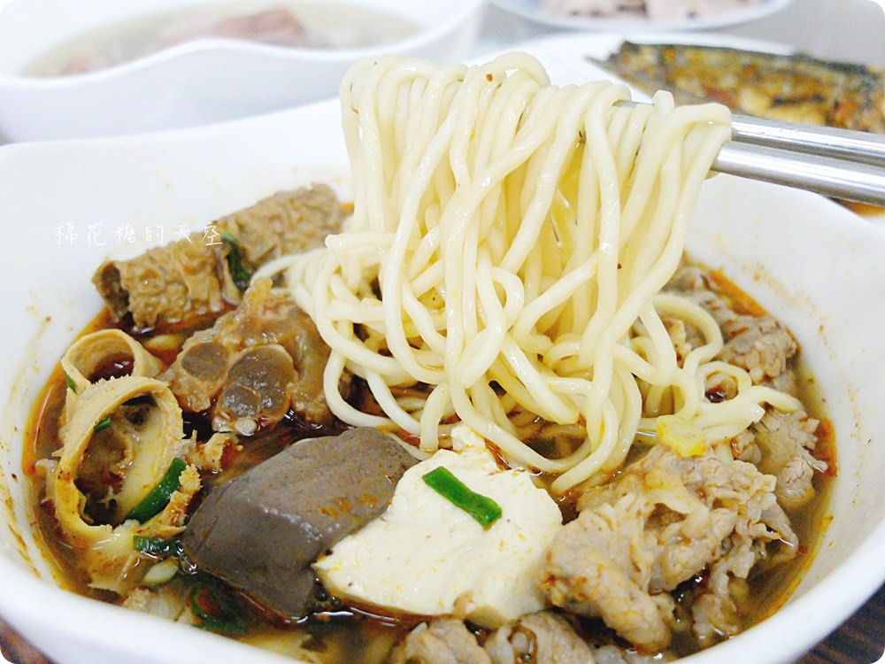 來牛肉麵店吃甜點！台中大里炒菜大衛牛肉麵內藏搞剛甜點