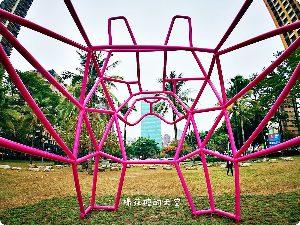 超可愛粉紅色法鬥現身綠園道,IG打卡又要又要瘋狂啦! 超可愛粉紅色法鬥現身綠園道,IG打卡又要又要瘋狂啦!