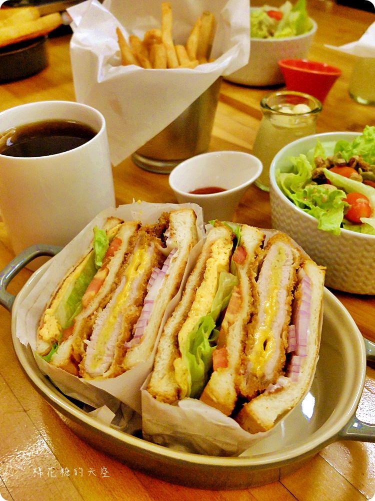 公益路底暗藏夢幻498BBQ貨櫃餐廳,道地韓式鍋物、石板烤肉好滿足! 公益路底暗藏夢幻498BBQ貨櫃餐廳,道地韓式鍋物、石板烤肉好滿足!