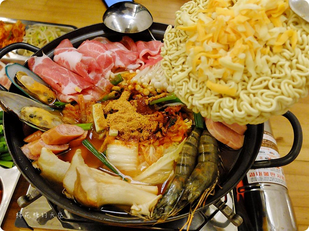 公益路底暗藏夢幻498BBQ貨櫃餐廳,道地韓式鍋物、石板烤肉好滿足! 公益路底暗藏夢幻498BBQ貨櫃餐廳,道地韓式鍋物、石板烤肉好滿足!