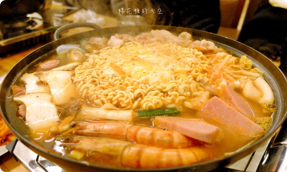 公益路底暗藏夢幻498BBQ貨櫃餐廳,道地韓式鍋物、石板烤肉好滿足! 公益路底暗藏夢幻498BBQ貨櫃餐廳,道地韓式鍋物、石板烤肉好滿足!