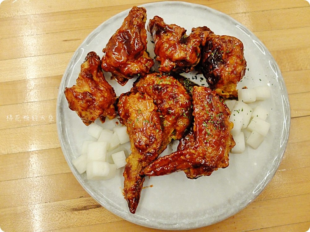 公益路底暗藏夢幻498BBQ貨櫃餐廳,道地韓式鍋物、石板烤肉好滿足! 公益路底暗藏夢幻498BBQ貨櫃餐廳,道地韓式鍋物、石板烤肉好滿足!