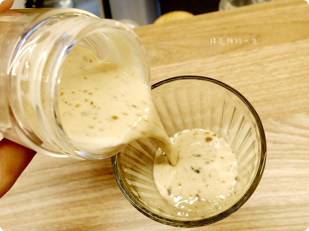 目木原覺獨創台中、台南限定雙層玻璃瓶初登場，還有萌翻天的柯基狗狗也來報到啦！