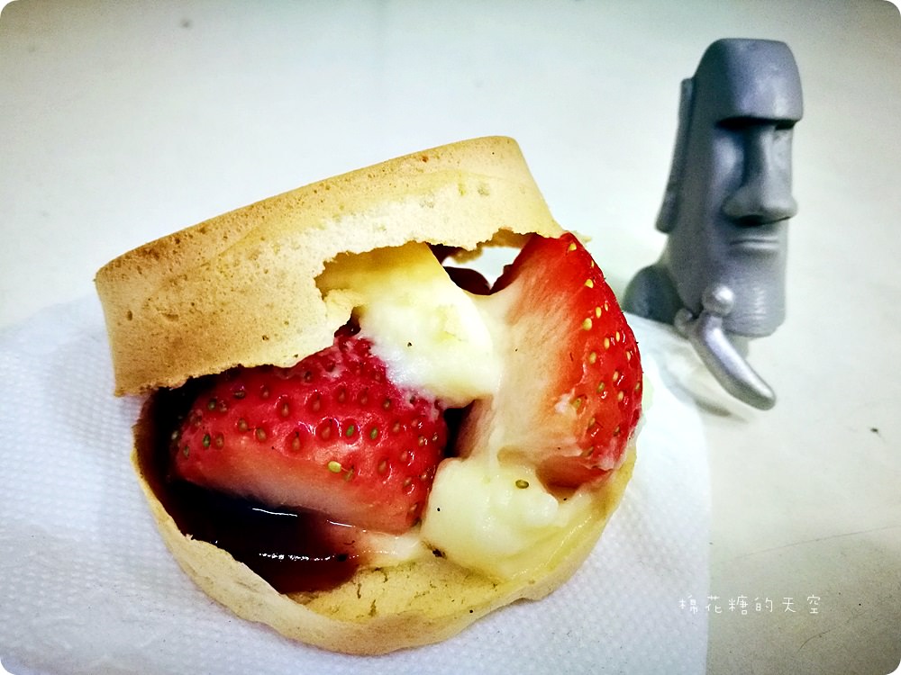 嘉義必吃火紅的紅豆餅-三分甜紅豆餅,季節限定脆皮草莓拿鐵好好味! 嘉義必吃火紅的紅豆餅-三分甜紅豆餅,季節限定脆皮草莓拿鐵好好味!