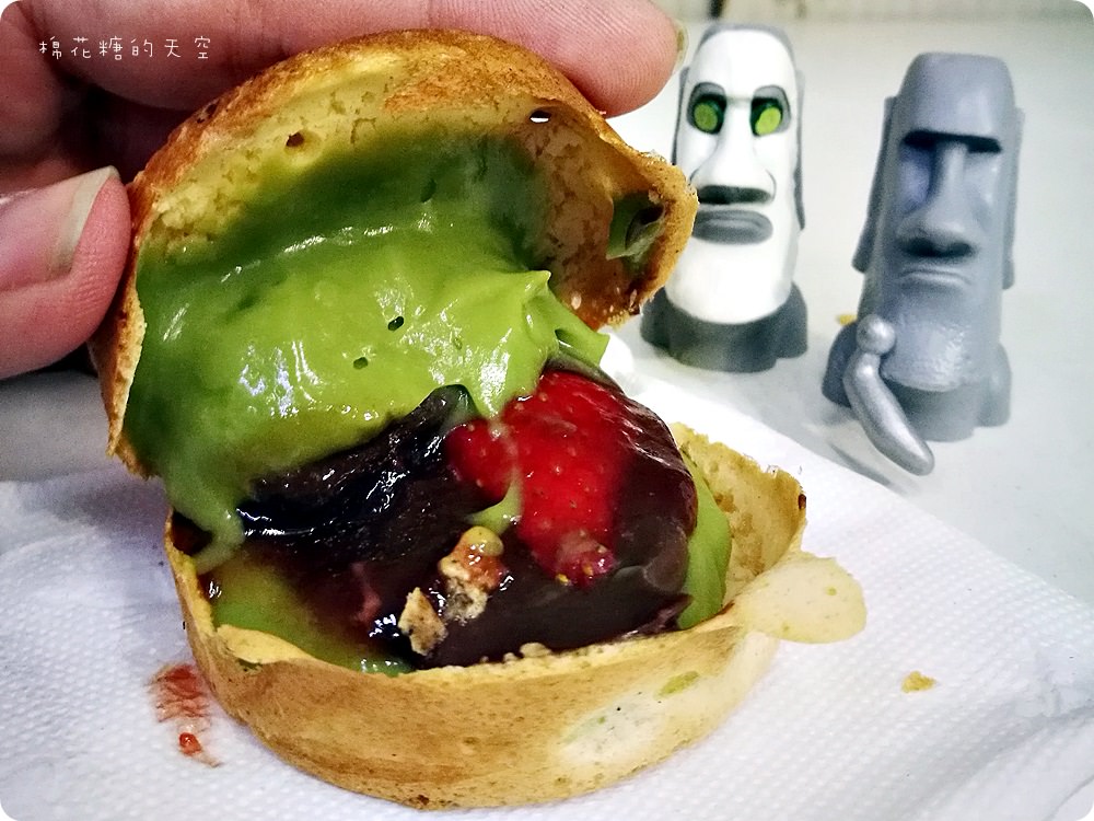 嘉義必吃火紅的紅豆餅-三分甜紅豆餅,季節限定脆皮草莓拿鐵好好味! 嘉義必吃火紅的紅豆餅-三分甜紅豆餅,季節限定脆皮草莓拿鐵好好味!