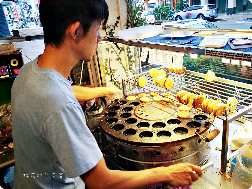 嘉義必吃火紅的紅豆餅-三分甜紅豆餅,季節限定脆皮草莓拿鐵好好味! 嘉義必吃火紅的紅豆餅-三分甜紅豆餅,季節限定脆皮草莓拿鐵好好味!