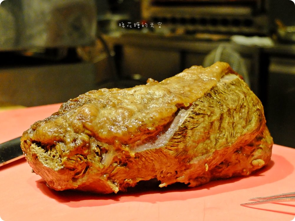 真膳美饌吃到飽中式、日式通通來還有窯烤披薩任你吃！甜點竟有馬卡龍、抹茶生巧克力！