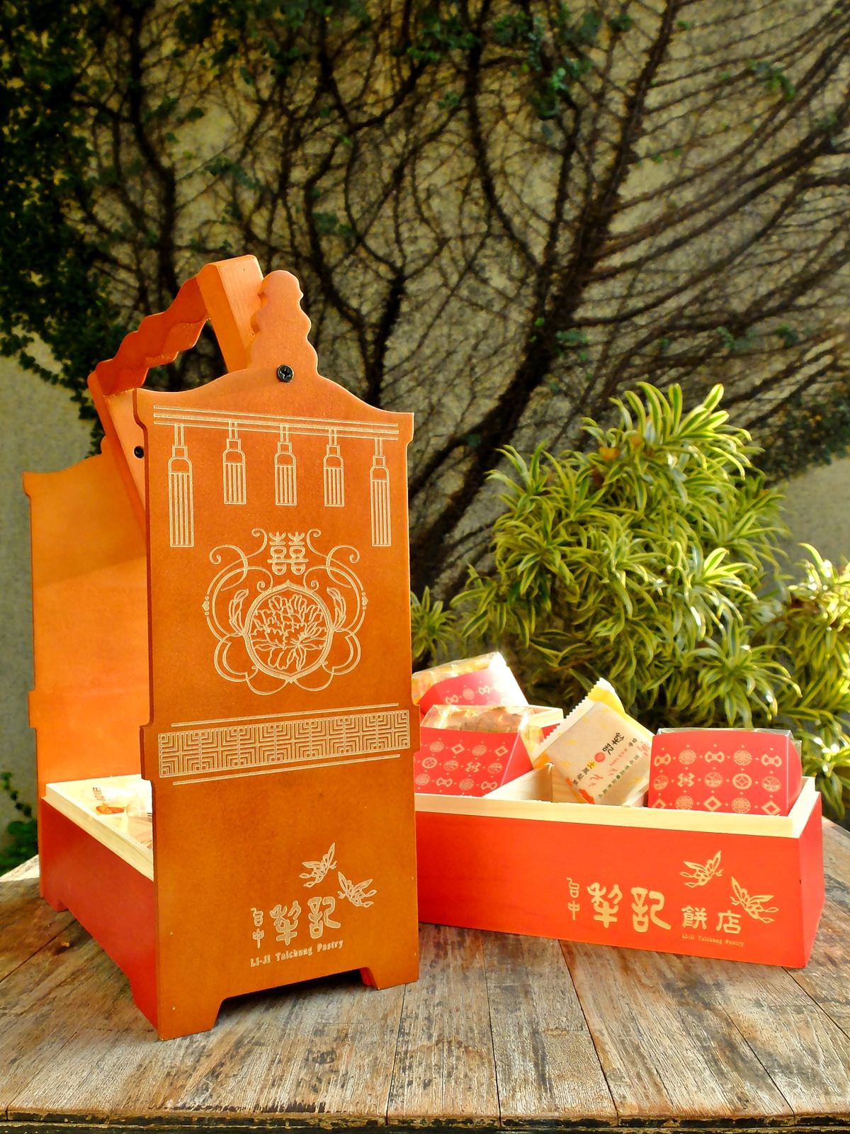 中西式喜餅喜餅推薦-台中犂記餅店融合傳統與新意，三層花轎囍盒超復古、超喜氣