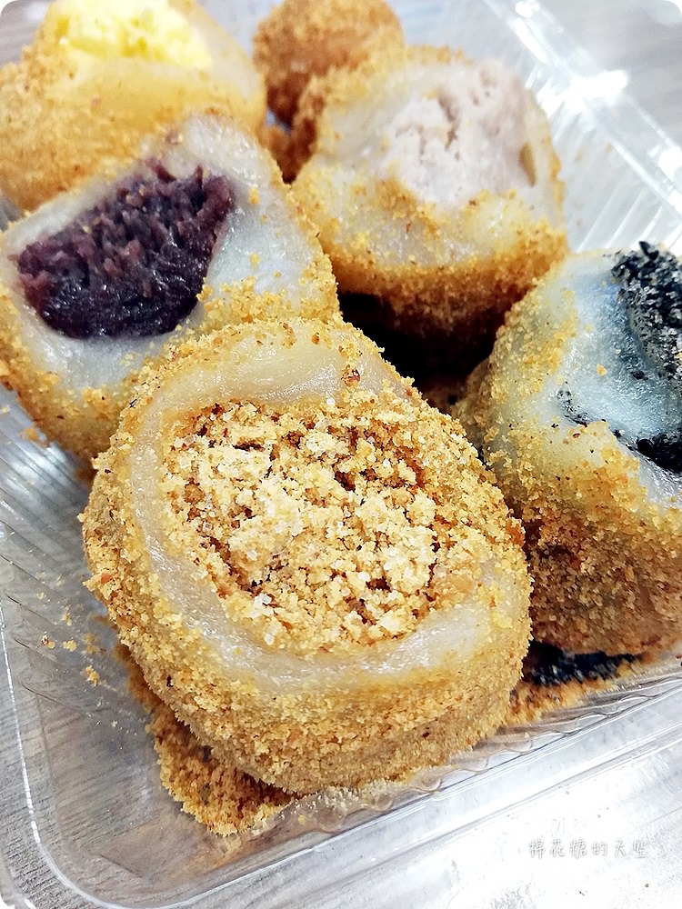 台北行天宮必吃美食-爆餡不老麻糬銅板價！椰香口味好驚艷