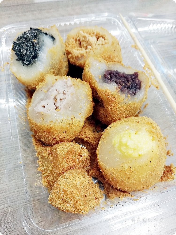 台北行天宮必吃美食-爆餡不老麻糬銅板價！椰香口味好驚艷