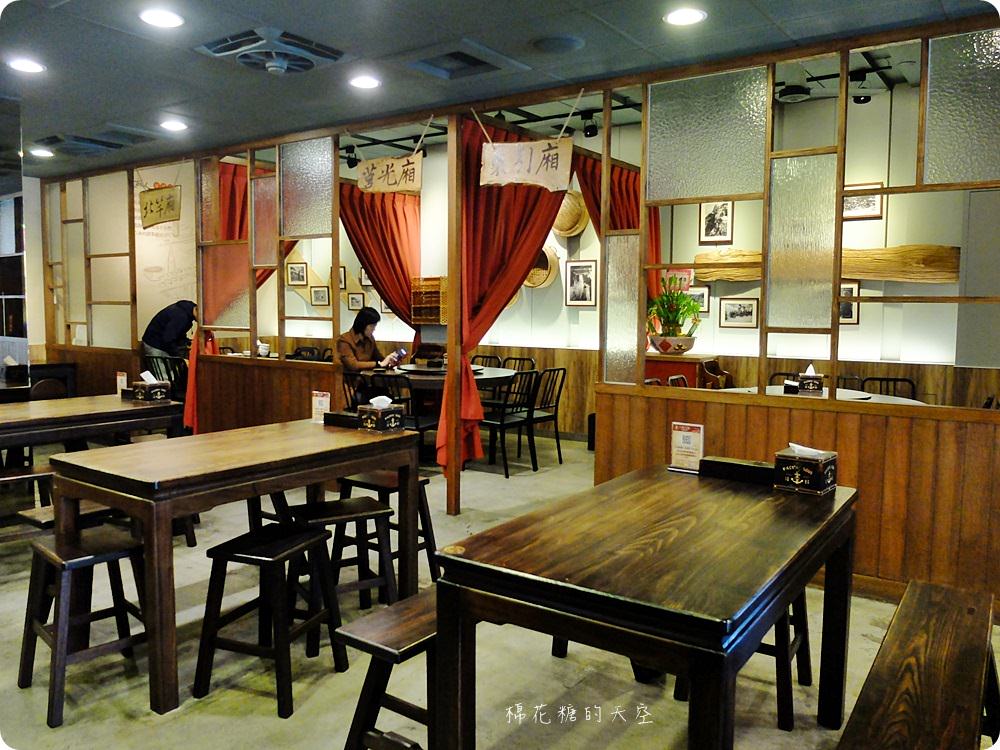 道地馬祖美食不用坐飛機，來台中三食六島大嗑馬祖漢堡，道地魚麵還能一盤多吃喔！
