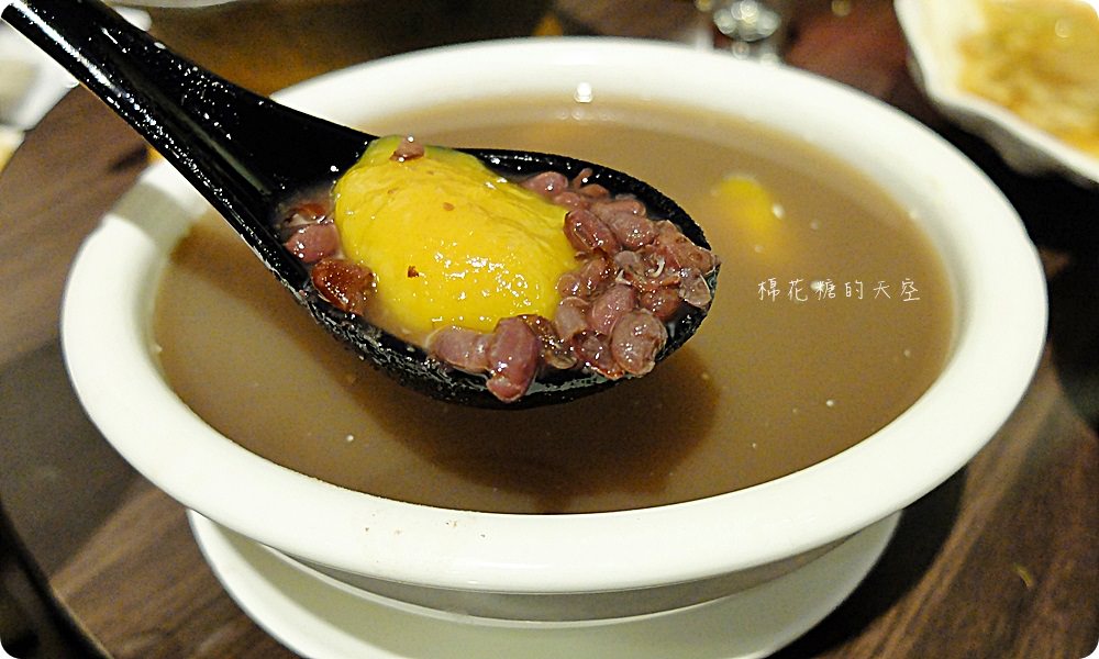 道地馬祖美食不用坐飛機，來台中三食六島大嗑馬祖漢堡，道地魚麵還能一盤多吃喔！