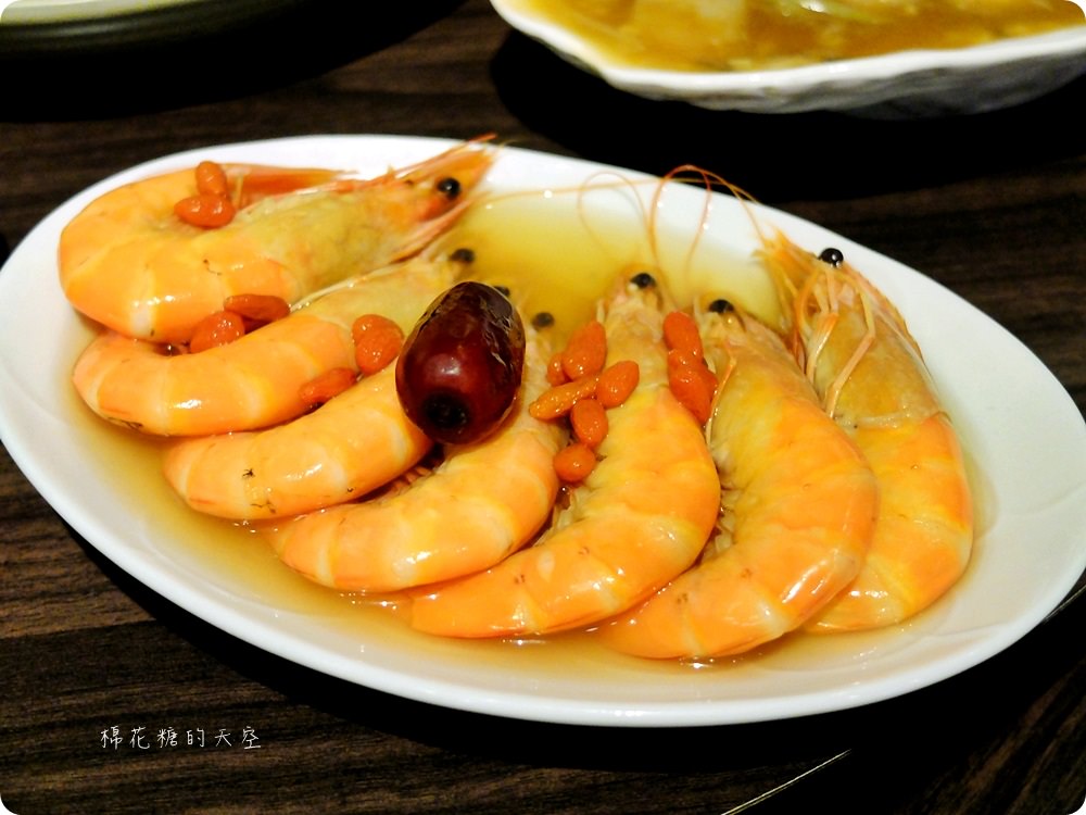 道地馬祖美食不用坐飛機，來台中三食六島大嗑馬祖漢堡，道地魚麵還能一盤多吃喔！