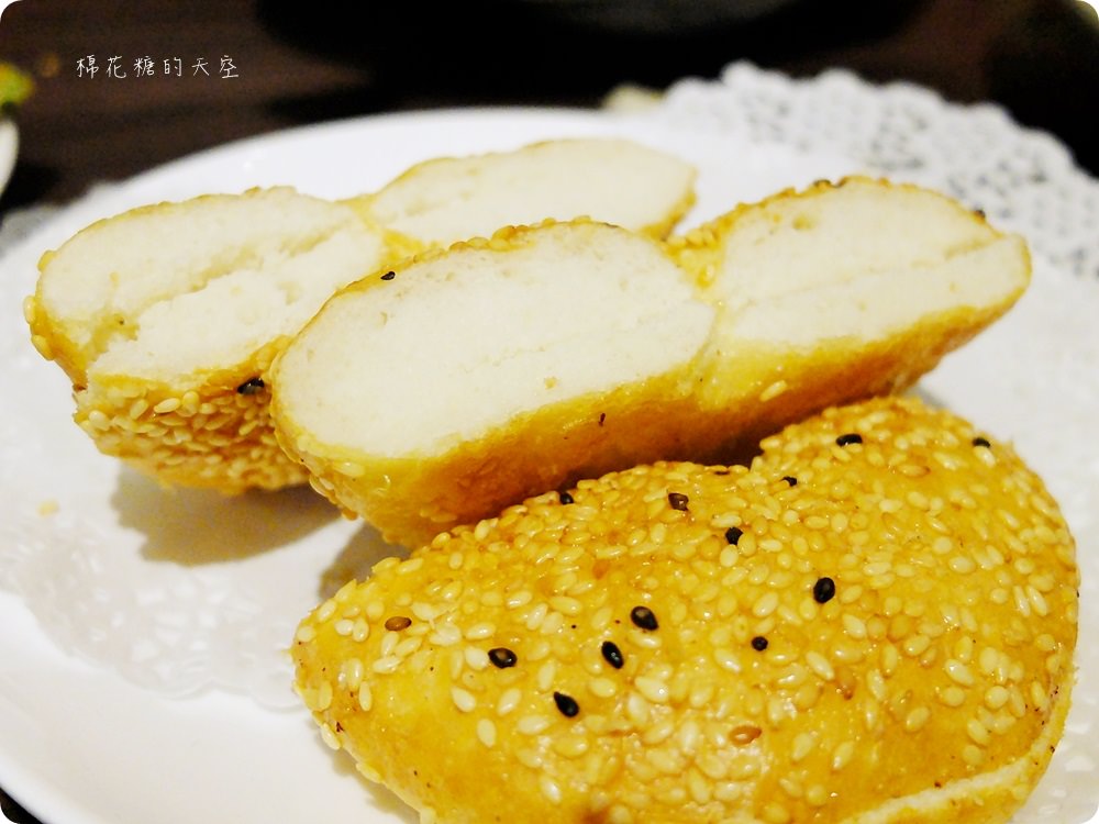 道地馬祖美食不用坐飛機，來台中三食六島大嗑馬祖漢堡，道地魚麵還能一盤多吃喔！