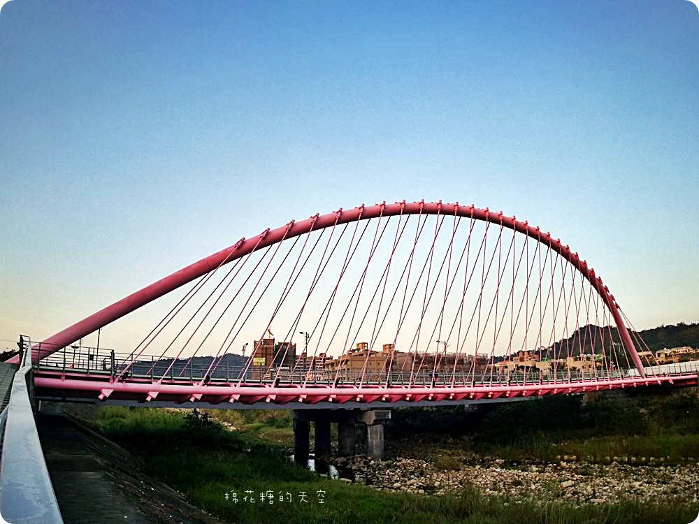 台中北屯IG最夯四座橋大集合!海天橋、情人橋、蝴蝶橋、藍天白雲橋半日遊 台中北屯IG最夯四座橋大集合!海天橋、情人橋、蝴蝶橋、藍天白雲橋半日遊