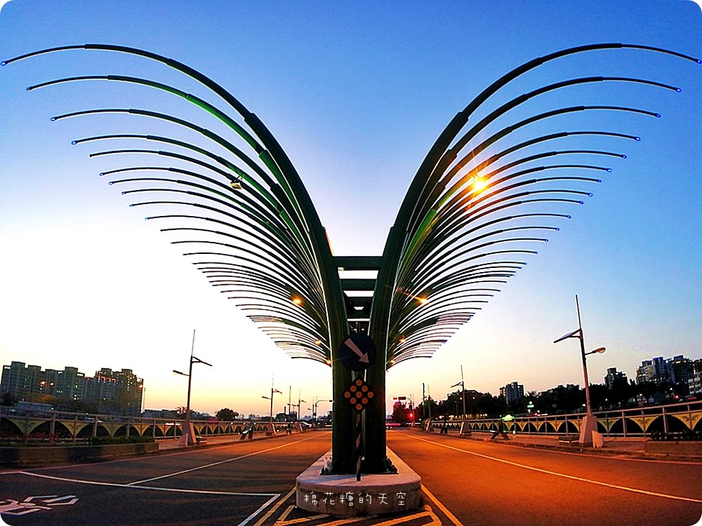 台中北屯IG最夯四座橋大集合!海天橋、情人橋、蝴蝶橋、藍天白雲橋半日遊 台中北屯IG最夯四座橋大集合!海天橋、情人橋、蝴蝶橋、藍天白雲橋半日遊