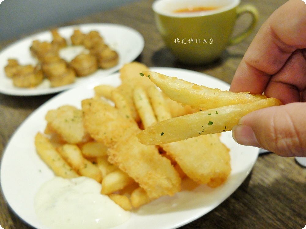 檜意生活村週邊R5小餐館客製美式漢堡超好吃!現烤可麗露吃了會上癮~ 檜意生活村週邊R5小餐館客製美式漢堡超好吃!現烤可麗露吃了會上癮~