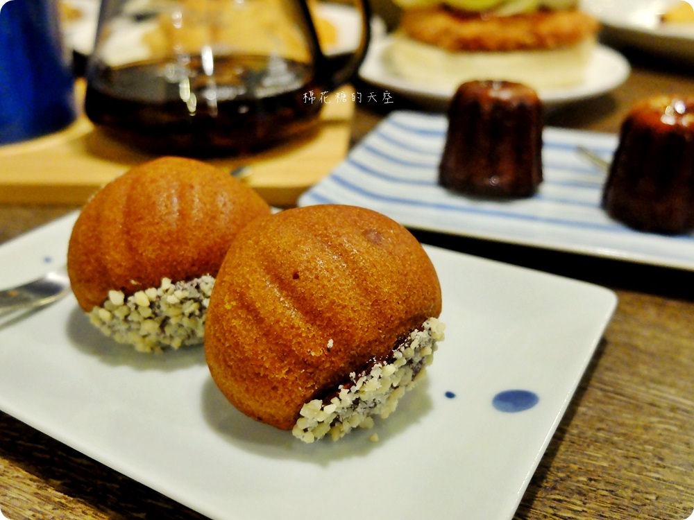 檜意生活村週邊R5小餐館客製美式漢堡超好吃！現烤可麗露吃了會上癮～