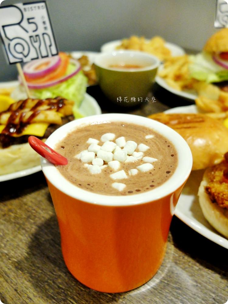 檜意生活村週邊R5小餐館客製美式漢堡超好吃!現烤可麗露吃了會上癮~ 檜意生活村週邊R5小餐館客製美式漢堡超好吃!現烤可麗露吃了會上癮~