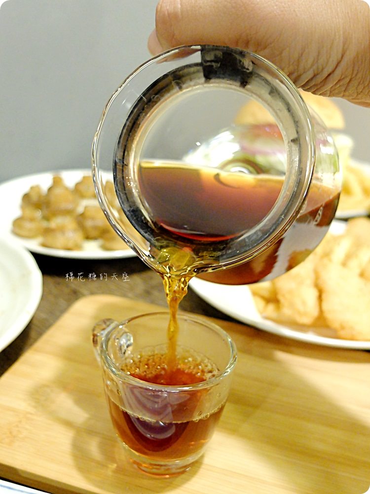 檜意生活村週邊R5小餐館客製美式漢堡超好吃!現烤可麗露吃了會上癮~ 檜意生活村週邊R5小餐館客製美式漢堡超好吃!現烤可麗露吃了會上癮~