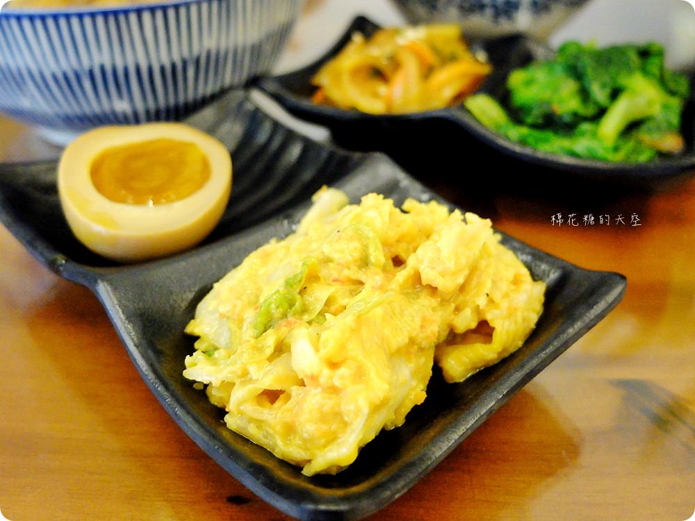 嘉義必吃-華南碗粿,民雄店特有黃金蔬菜麵CP值爆炸高,點餐還有飲料無限暢飲喔! 嘉義必吃-華南碗粿,民雄店特有黃金蔬菜麵CP值爆炸高,點餐還有飲料無限暢飲喔!