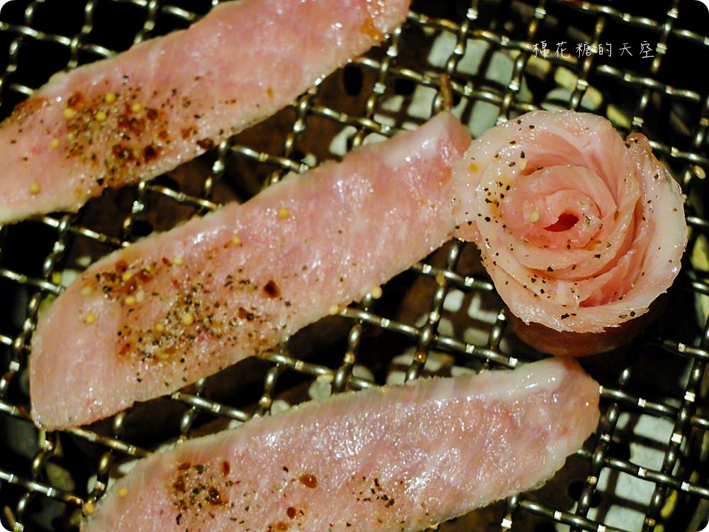 肉肉燒肉最新雙人套餐好豐盛,厚厚嫩菲力、超大北海道干貝用看的就流口水了啦! 肉肉燒肉最新雙人套餐好豐盛,厚厚嫩菲力、超大北海道干貝用看的就流口水了啦!