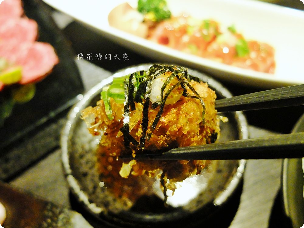 肉肉燒肉最新雙人套餐好豐盛，厚厚嫩菲力、超大北海道干貝用看的就流口水了啦！