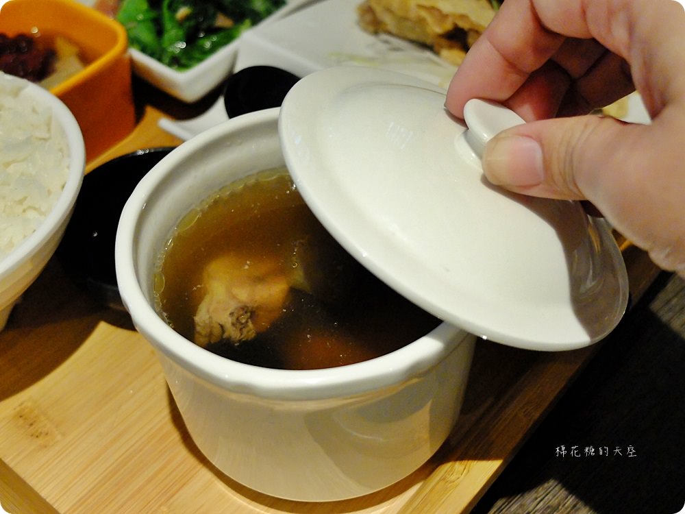 南屯最新聚餐好所在-茶香水舍，24小時營業超方便上樓就能按摩捏腳