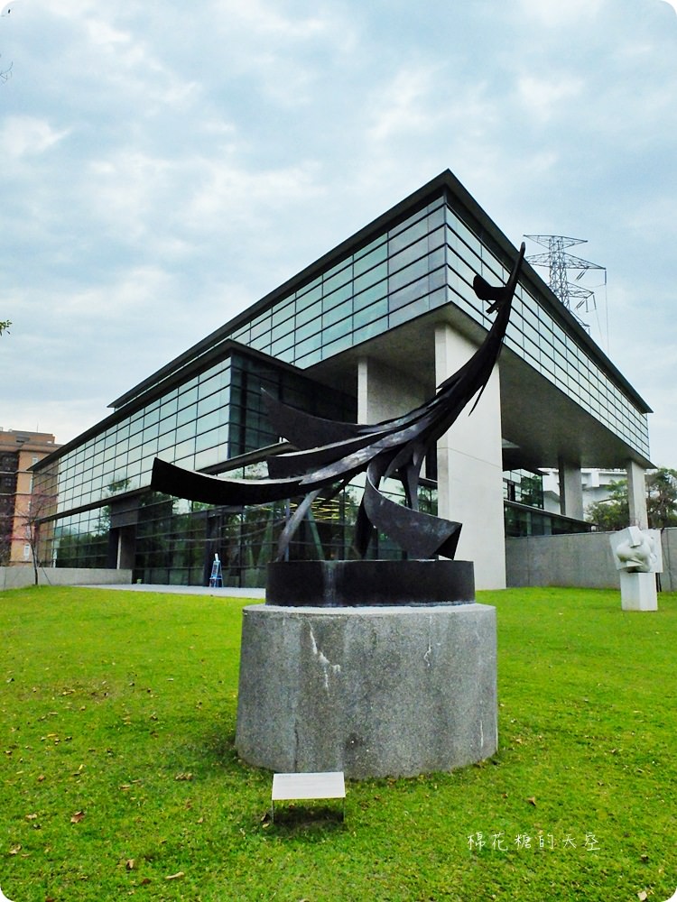 台中地標亞洲大學現代博物館、台中旅遊新亮點光復新村、台中軟體園區一日