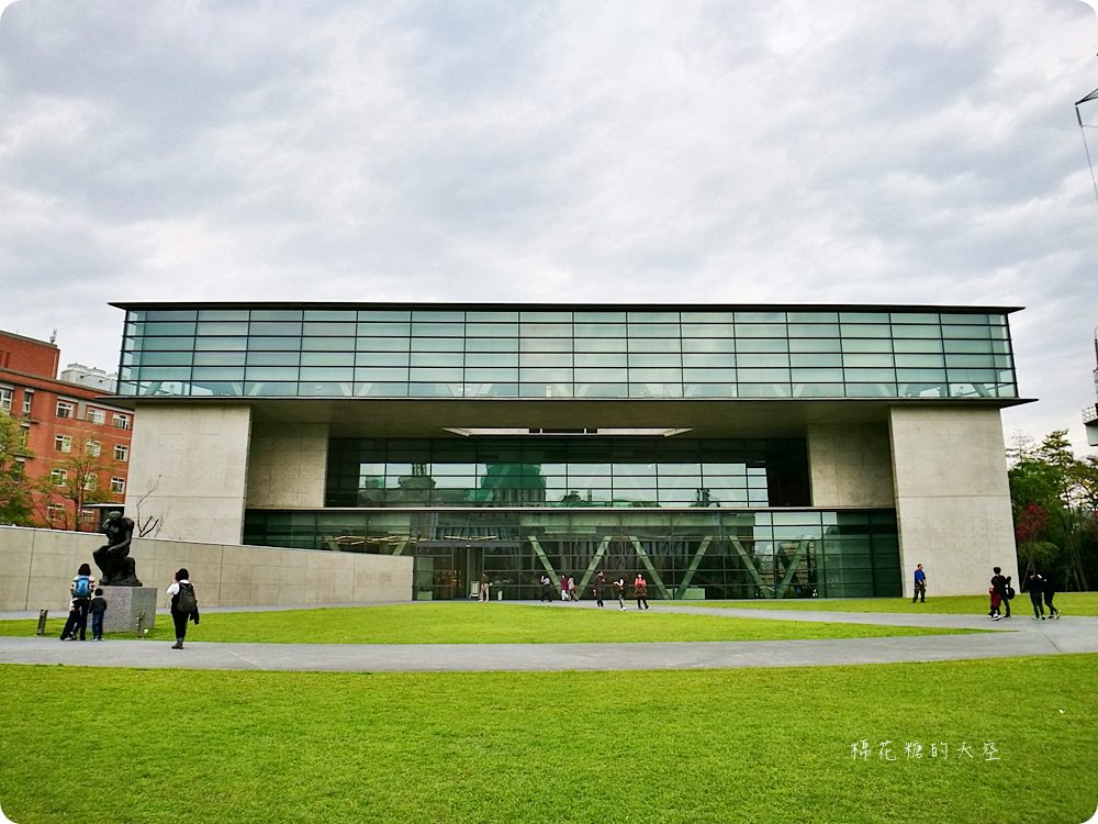 台中地標亞洲大學現代博物館、台中旅遊新亮點光復新村、台中軟體園區一日