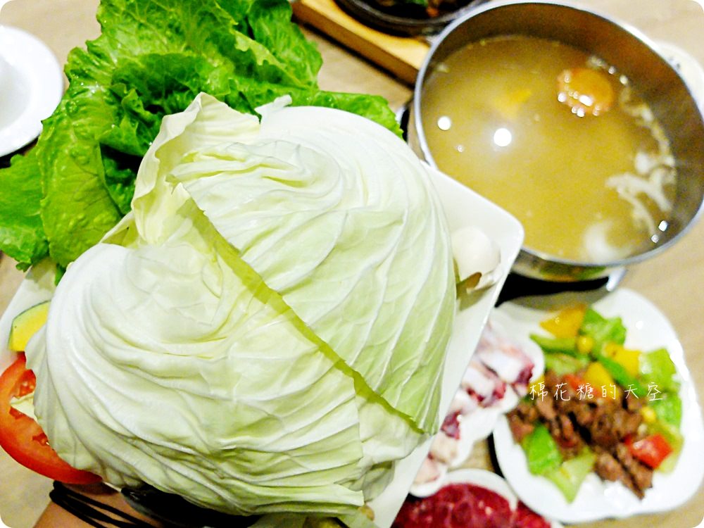 全牛料理台中就吃得到!演藝牛鍋不只溫體牛好吃,多種限量牛肉食材也必點 全牛料理台中就吃得到!演藝牛鍋不只溫體牛好吃,多種限量牛肉食材也必點
