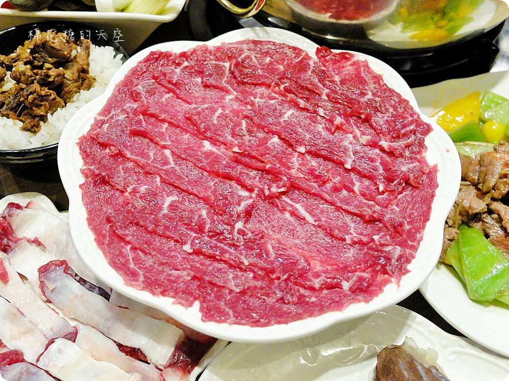 全牛料理台中就吃得到！演藝牛鍋不只溫體牛好吃，多種限量牛肉食材也必點