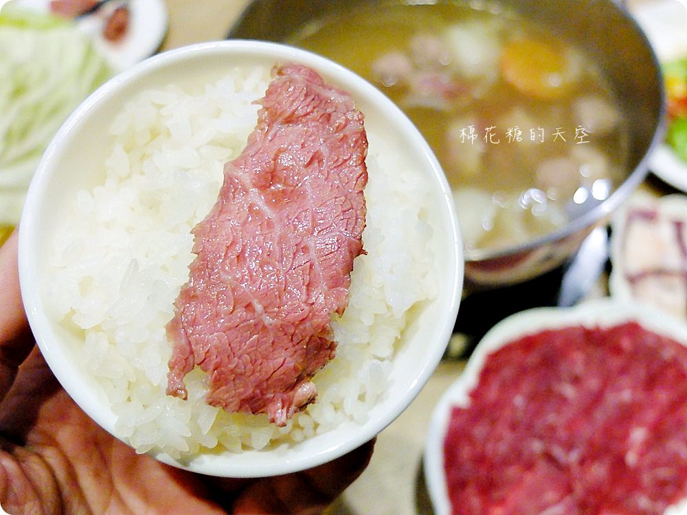 全牛料理台中就吃得到！演藝牛鍋不只溫體牛好吃，多種限量牛肉食材也必點