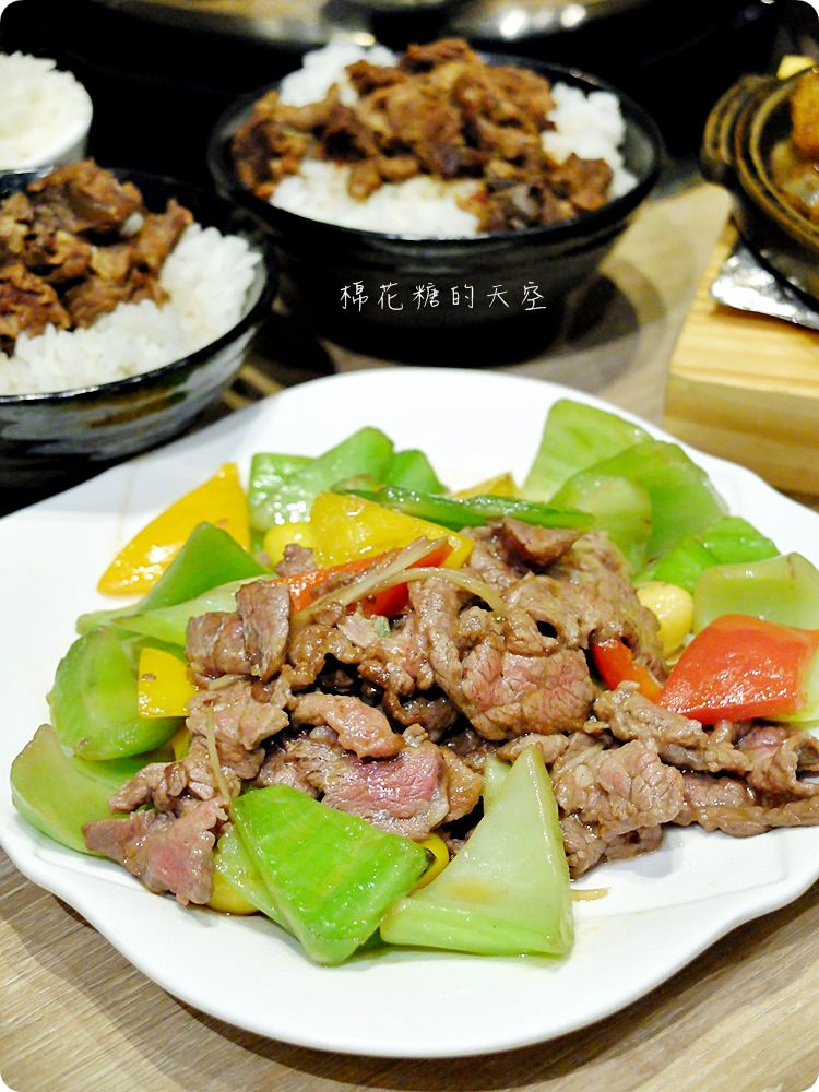 全牛料理台中就吃得到！演藝牛鍋不只溫體牛好吃，多種限量牛肉食材也必點