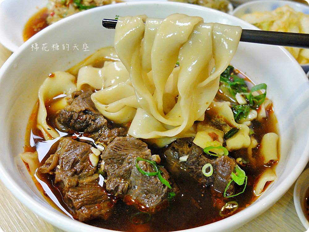 竹北巷弄美食推薦-樂川風味小麵不只牛肉麵好吃,大推香辣肥腸麵 竹北巷弄美食推薦-樂川風味小麵不只牛肉麵好吃,大推香辣肥腸麵