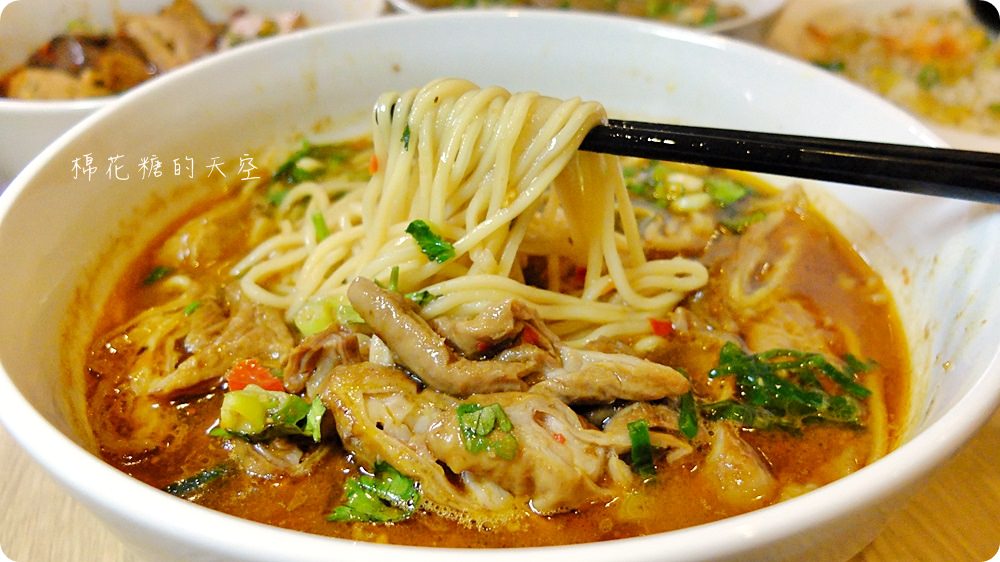 竹北巷弄美食推薦-樂川風味小麵不只牛肉麵好吃,大推香辣肥腸麵 竹北巷弄美食推薦-樂川風味小麵不只牛肉麵好吃,大推香辣肥腸麵