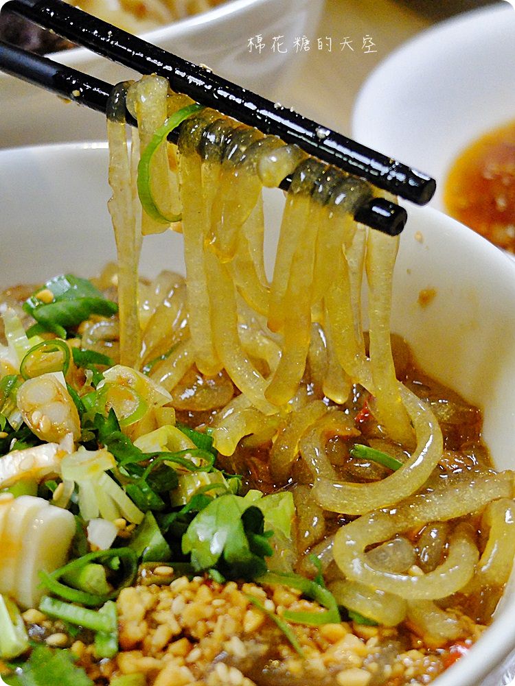 竹北巷弄美食推薦-樂川風味小麵不只牛肉麵好吃,大推香辣肥腸麵 竹北巷弄美食推薦-樂川風味小麵不只牛肉麵好吃,大推香辣肥腸麵
