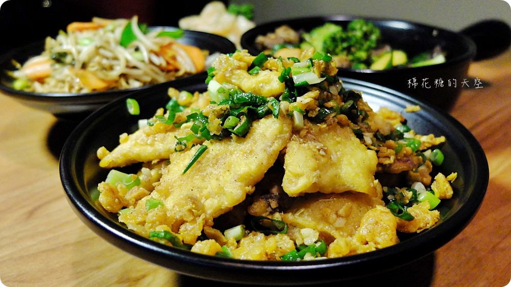 這家滷味不一樣！三杯風味超夠勁！大推鳳梨蝦球超多蝦～