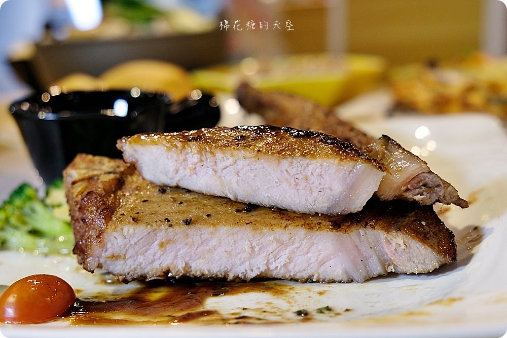 IG打卡都來一中卡諾亞！專業布景好拍餐點也好吃！大推蓋飯、焦糖布丁麻糬