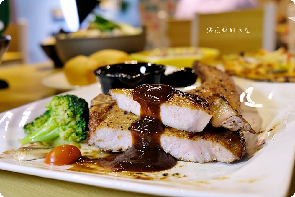 IG打卡都來一中卡諾亞!專業布景好拍餐點也好吃!大推蓋飯、焦糖布丁麻糬 IG打卡都來一中卡諾亞!專業布景好拍餐點也好吃!大推蓋飯、焦糖布丁麻糬