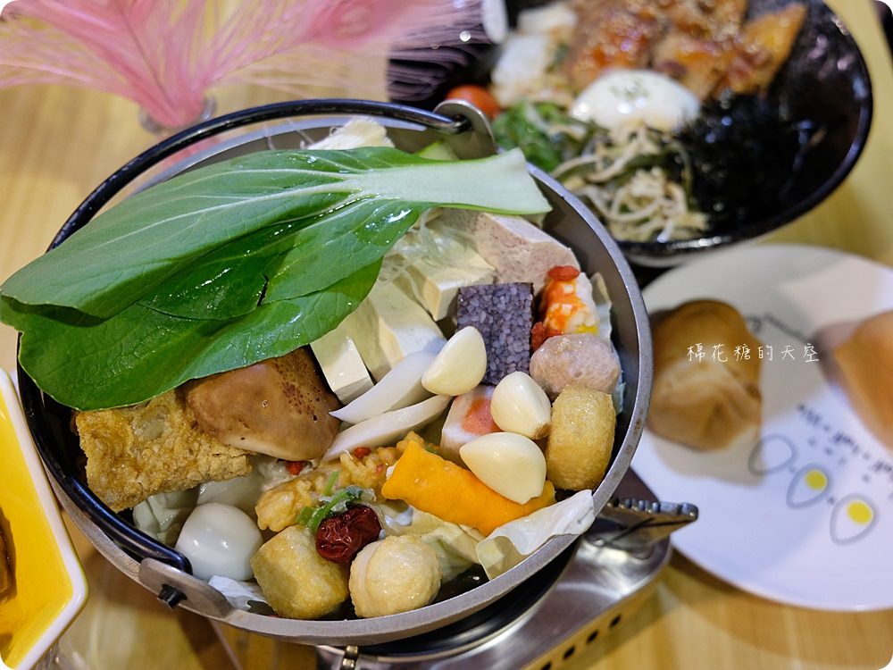 IG打卡都來一中卡諾亞!專業布景好拍餐點也好吃!大推蓋飯、焦糖布丁麻糬 IG打卡都來一中卡諾亞!專業布景好拍餐點也好吃!大推蓋飯、焦糖布丁麻糬