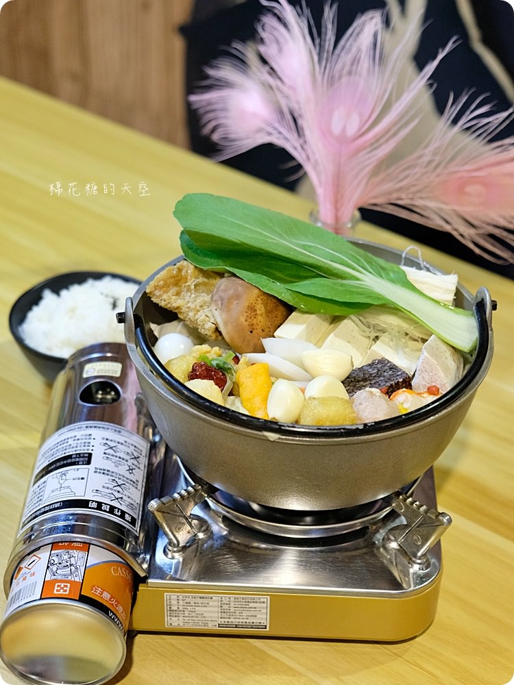 IG打卡都來一中卡諾亞！專業布景好拍餐點也好吃！大推蓋飯、焦糖布丁麻糬