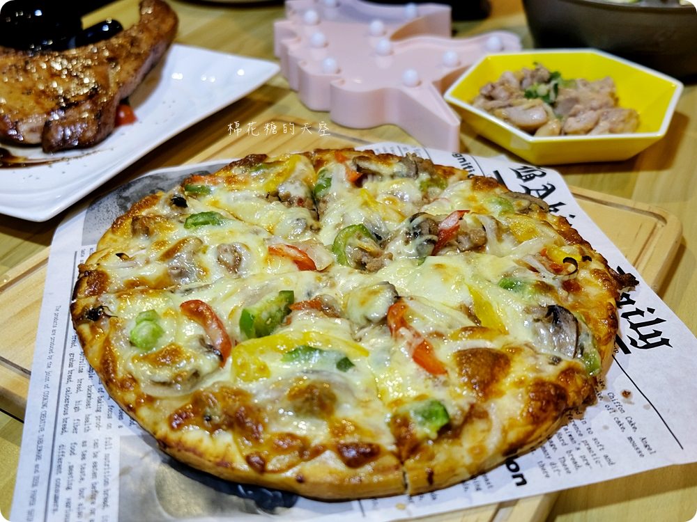 IG打卡都來一中卡諾亞!專業布景好拍餐點也好吃!大推蓋飯、焦糖布丁麻糬 IG打卡都來一中卡諾亞!專業布景好拍餐點也好吃!大推蓋飯、焦糖布丁麻糬