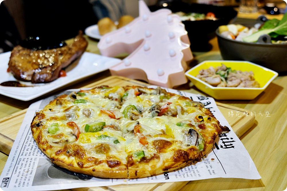 IG打卡都來一中卡諾亞！專業布景好拍餐點也好吃！大推蓋飯、焦糖布丁麻糬